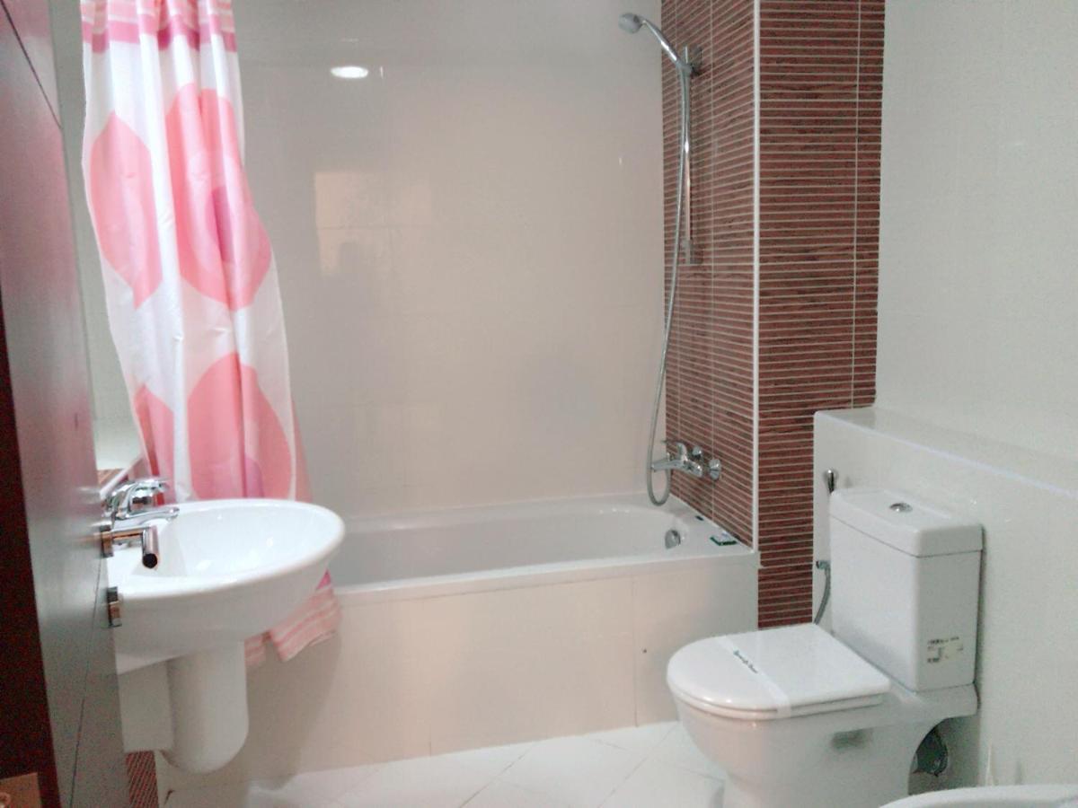 Stout Apartments Manama Bilik gambar